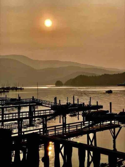Вилла Oceanfront Zen Северный Ванкувер Экстерьер фото